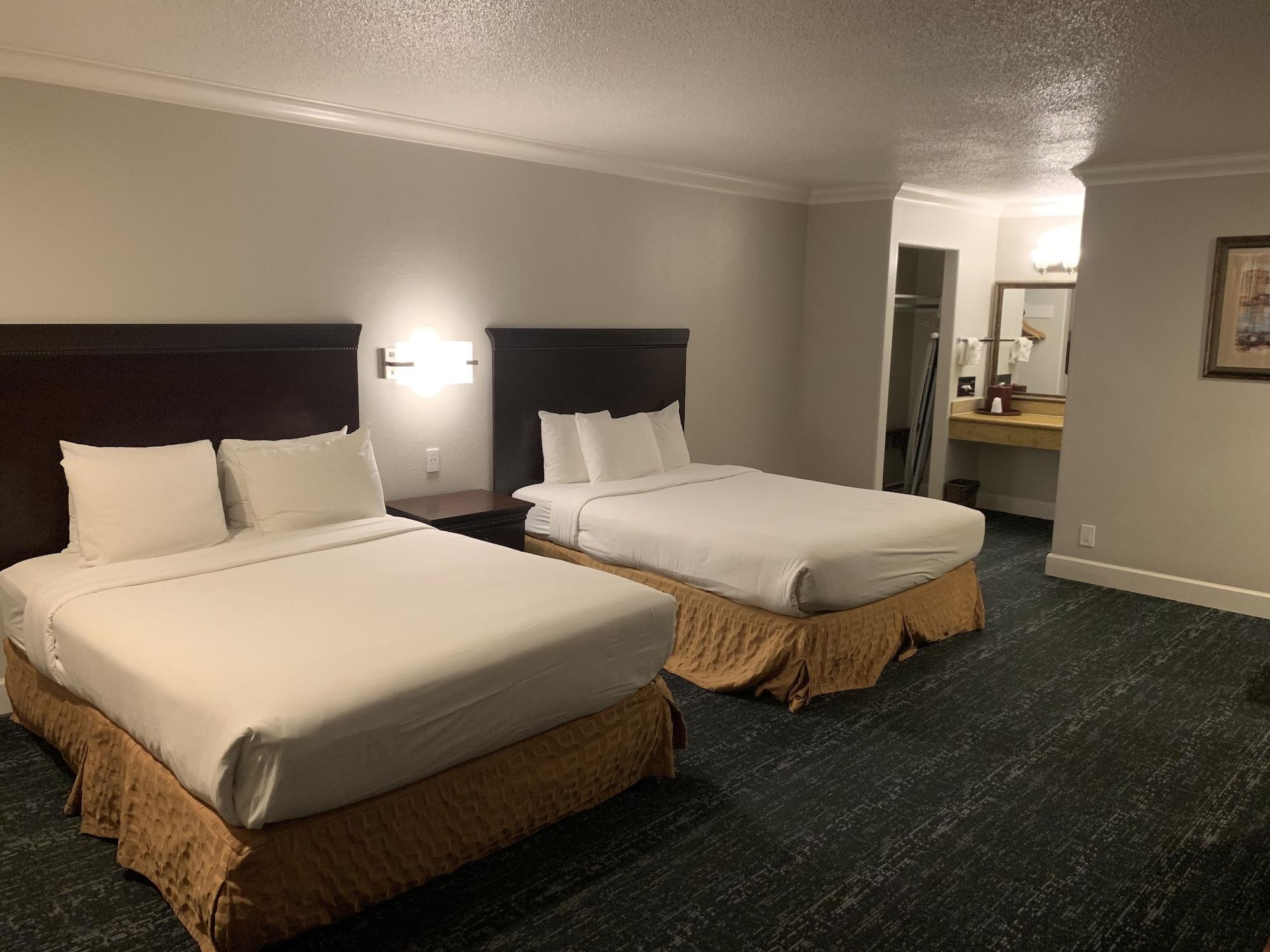 Stargazer Inn And Suites Monterey Exterior foto